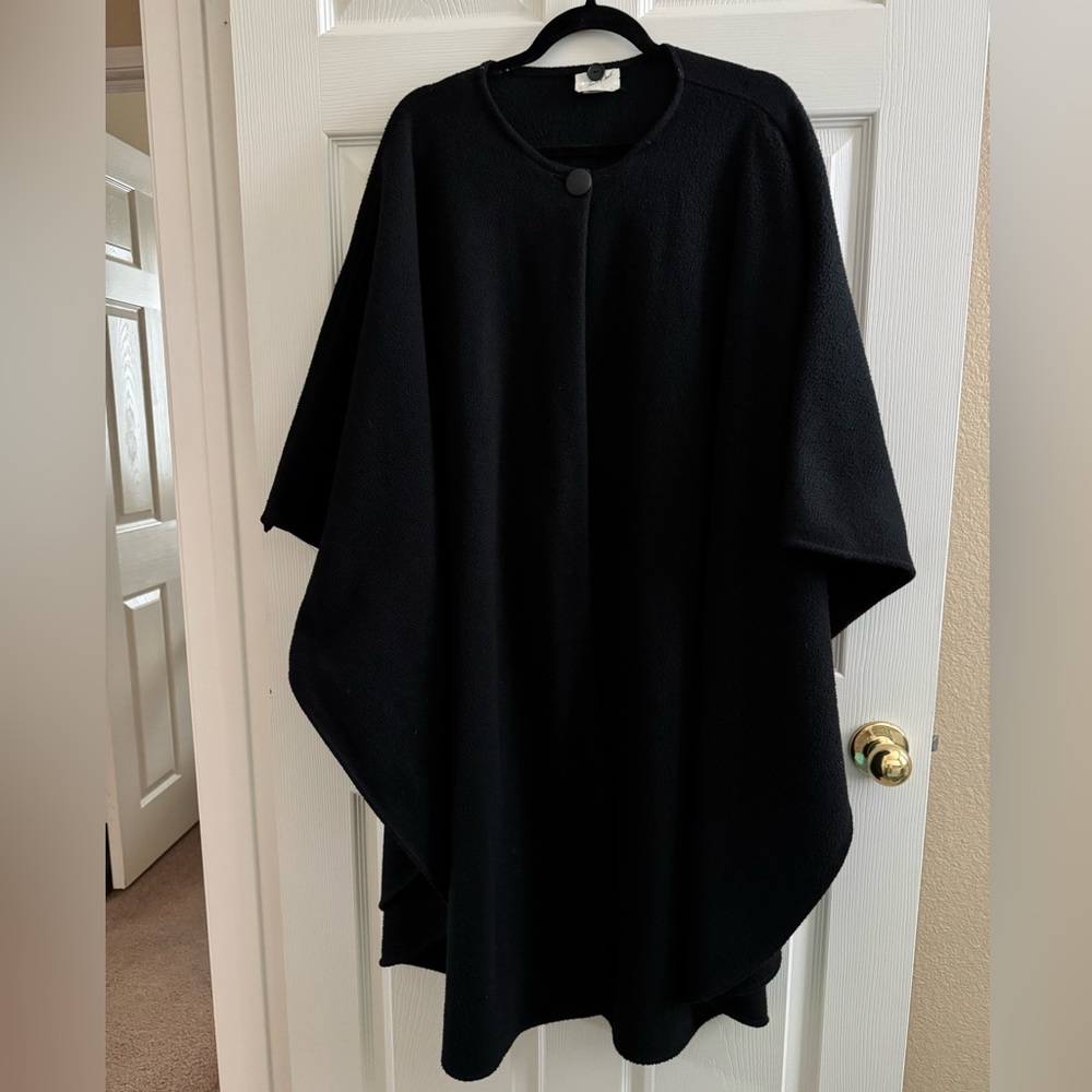 Classic Women's Cape in Black by Linda Dano - Vintage